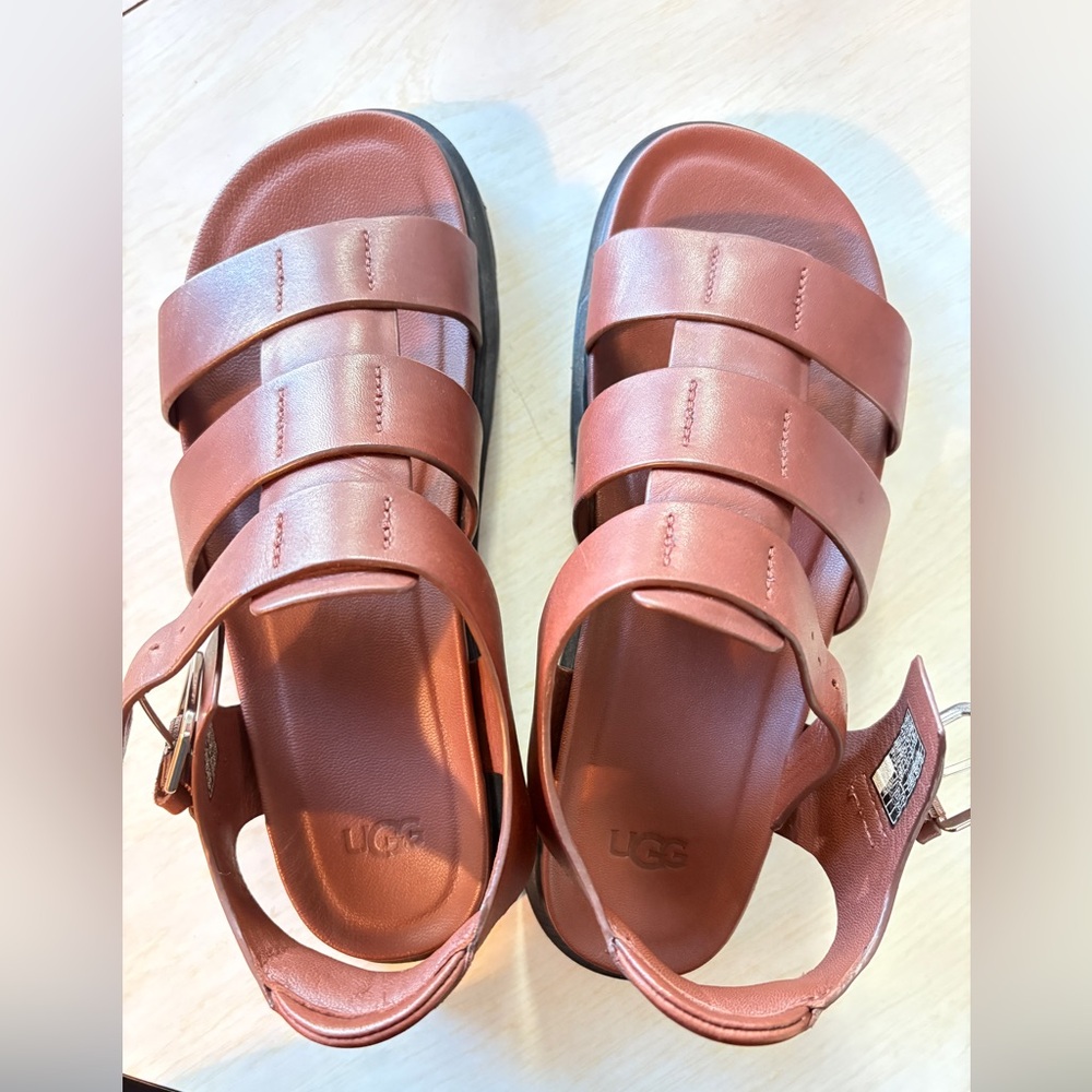 UGG Brown Capitelle Fisherman Sandals Women Size 10 Excellent Condition